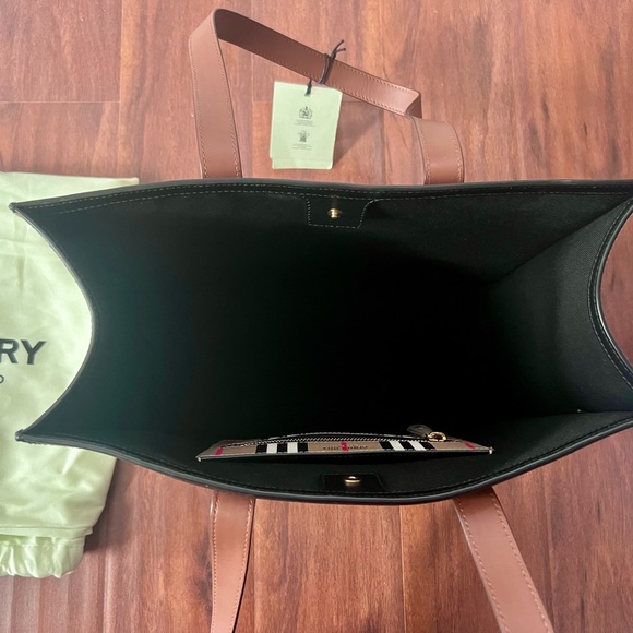 NWT Burberry Small Book Tote Archive Beige retails $1250 - Picture 12 of 16